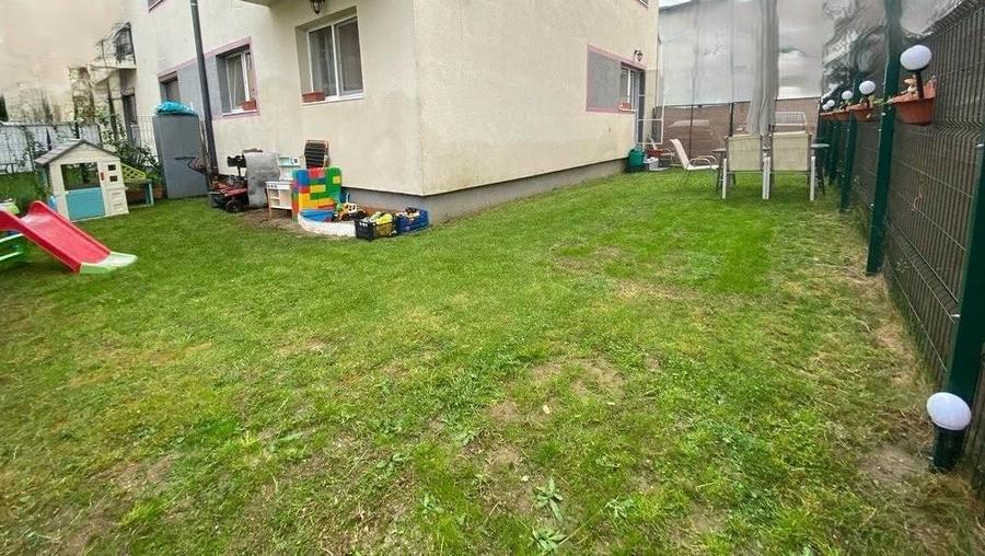 Apartament 3 camere 2 bai 75mp gradina zona Selimbar