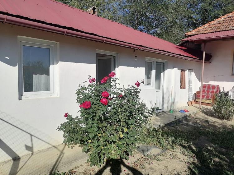 Casă situată în Bumbești Pițic - sat Cârligei