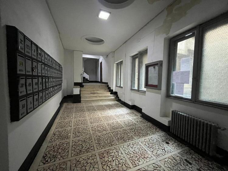Apartament cu 3 camere cu vedere pe Regina Elisabeta / Ultracentral / Risc 1
