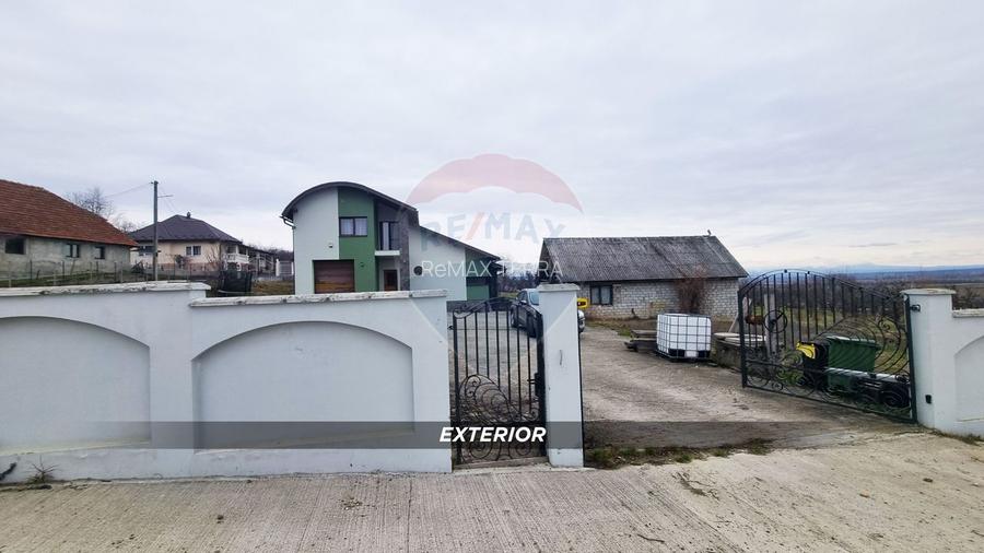 Casă la cheie, proprietate deosebită în Buzești, P+E și teren 3657 mp - 31