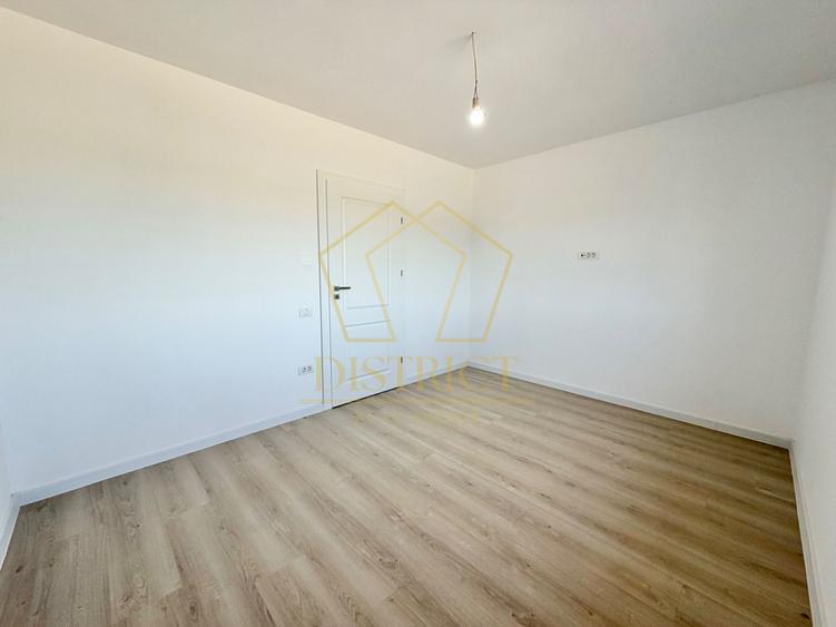 Duplex cu 5 camere si 2 bai, 470 mp teren si 115 mp utili in Ghiroda.