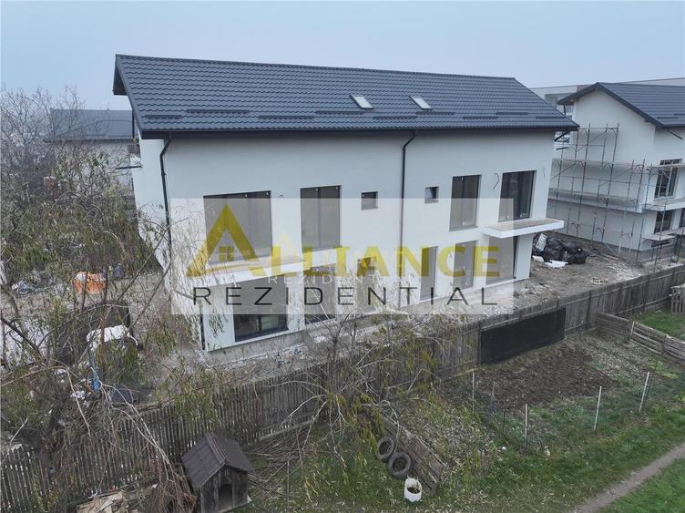VILA P+1+M de vanzare in zona Primarie - Popesti-Leordeni