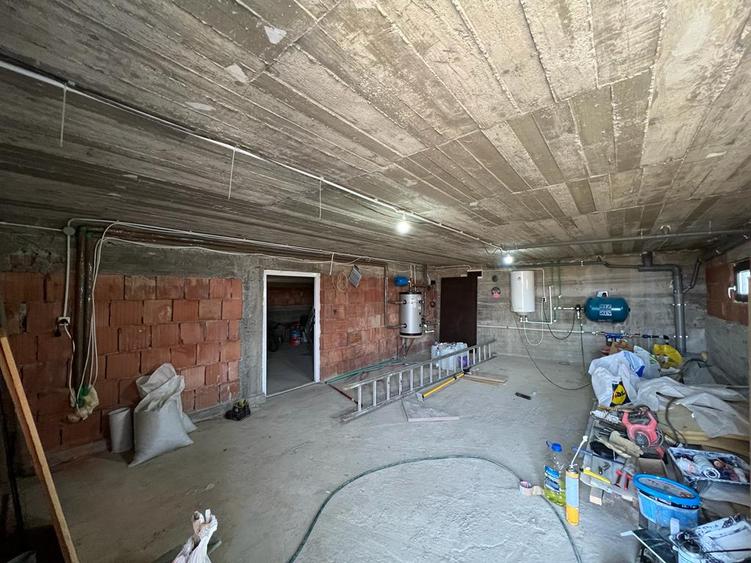 Casa noua 200mp cu teren 600mp finisata mobilata 250.000eur neg