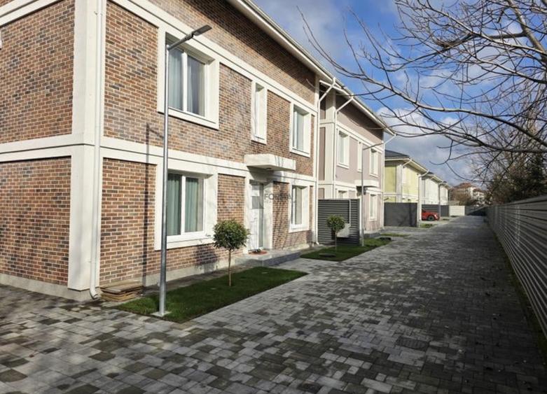 Vila Boutique in Otopeni Stil Britanic - Mansarda Locuibila - Aproape de Metrou