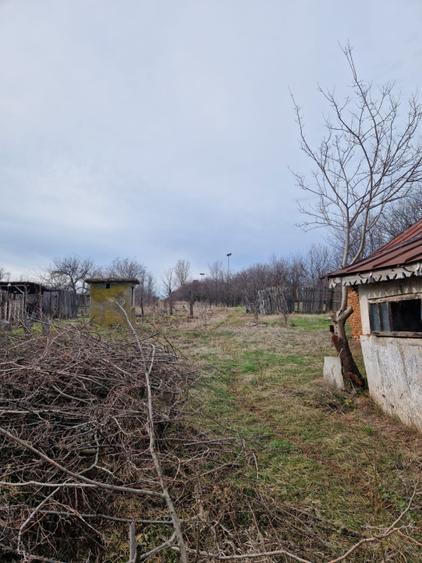 Teren 1528 mp cu casă de vânzare în centrul Gherceștiului — Investiție excelentă