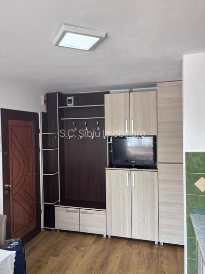 ap 2 camere decomandat et 2 str ludos valea aurie - 2