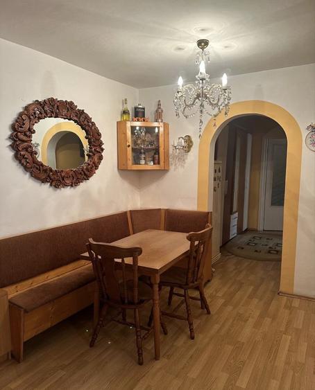 Apartament 3 camere zona Vasile Aron