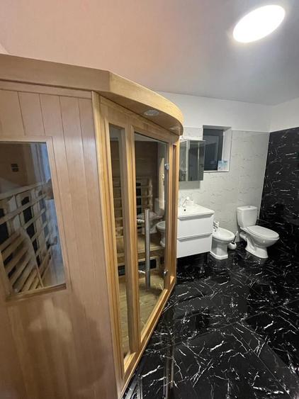 De închiriat vilă tip duplex cu gradina generoasa.
