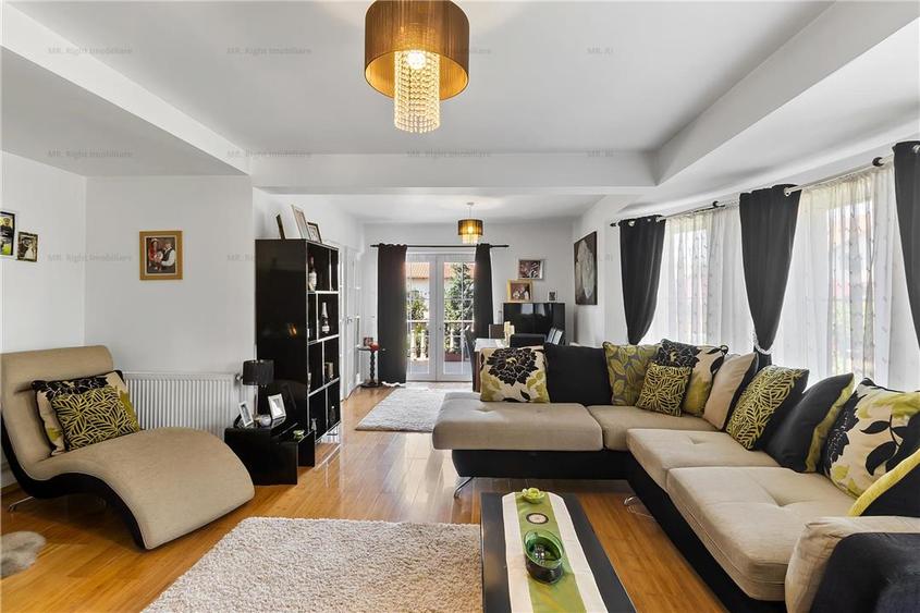 Vila / Casa superba cu 5 camere zona | 1032 mp teren |  Sanpetru Brasov