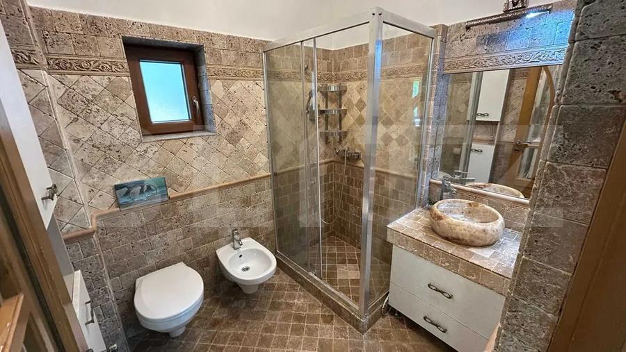 Apartament 5 camere, 135 mp, terasa 250 mp, zona Visani