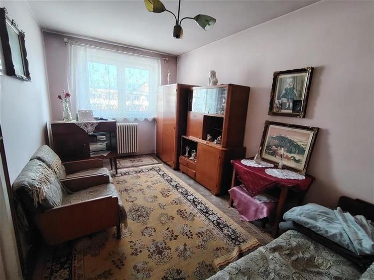 Apartament cu 3 camere (Gheorgheni Cart. Florilor, bl. 13)