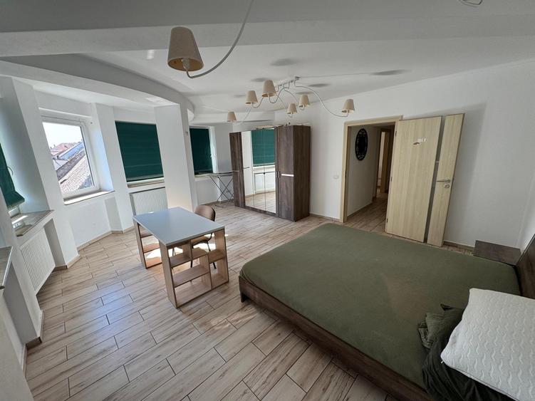 Apartament cu 4 camere in Piata Unirii