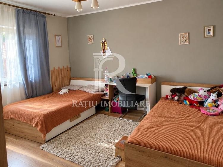 Casă cu 2 dormitoare și 300 mp teren | Sântandrei