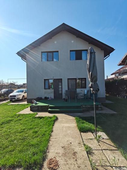 Casă P+M cu placă de beton, teren 450 mp, curte amenajată – Giurgiu, Str. Negru