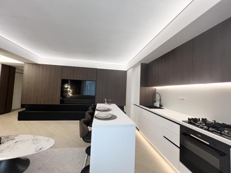 NOU / LUX / COMPLET MOBILAT SI UTILAT / LOC PARCARE DISPONIBIL