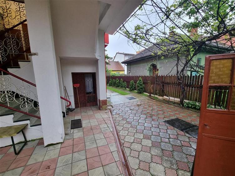 Apartament 3 camere la casa , zona Florilor