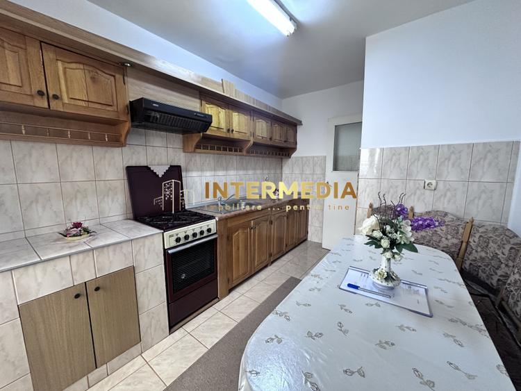 APARTAMENT 3 CAMERE I DECOMANDAT I 65 MP I MOBILAT CETATE BULEVARD