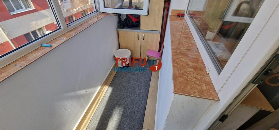 Apartament 3 camere de vanzare zona Cetate
