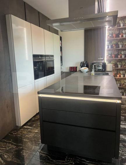 Casa de vanzare cu 4 camere, cartier Bradet