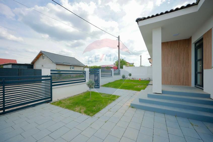 De vânzare Casă Nouă, finisată, 4 camere - Paleu