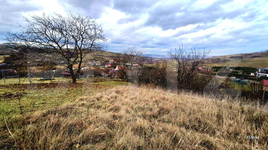 Teren intravilan 1.700 mp, front 68 m, zona Sopor - 2