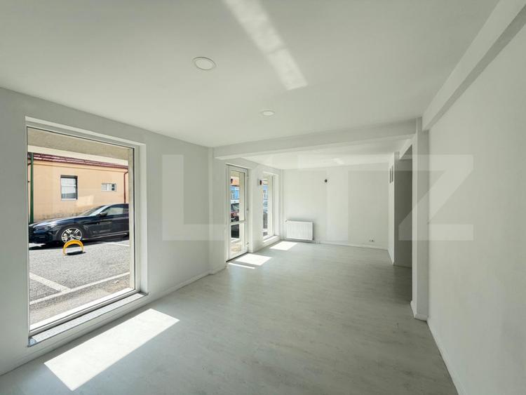 Spatiu comercial de inchiriat, 62 mp, parcare, zona Centrala