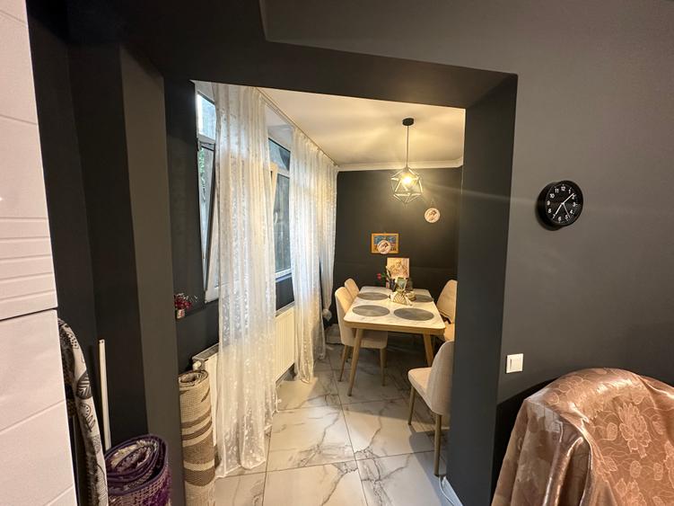 2 camere renovat | Piața Romană–B-dul Bălcescu | Etaj 1/ Renovated Piața Romană