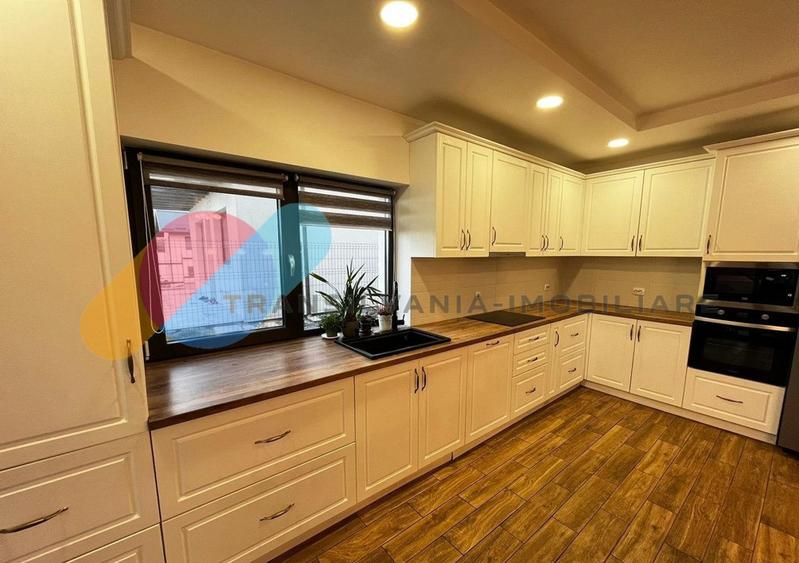 Casă tip vilă în Dezmir, 249 mp utili, zona Planoarelor