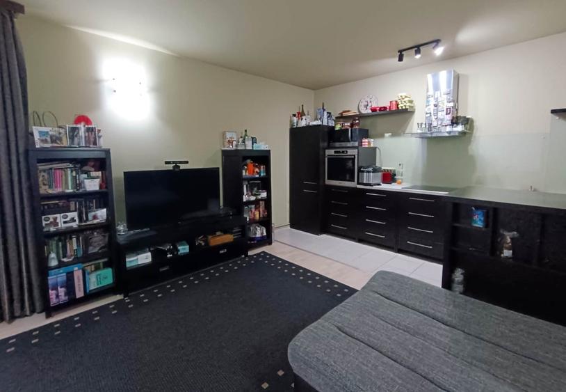 Imobil 3 apartamente, posibilitate spatiu comercial stradal Bdul Grivitei