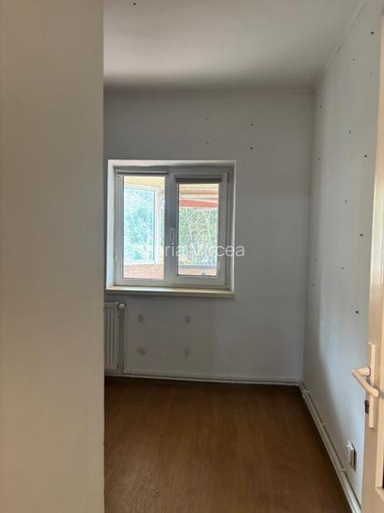 Vând apartament 4 camere zona centrală, langa parc - 13