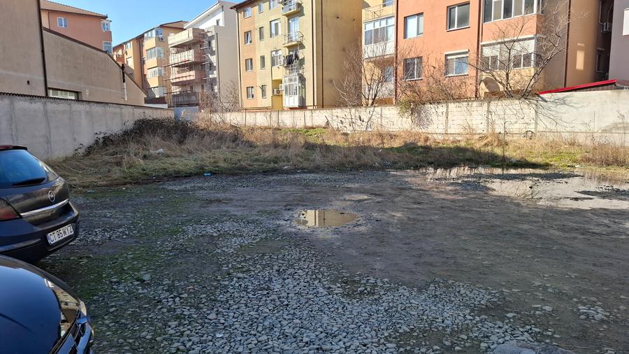 Zona Kamsas - teren intravilan 840 mp /deschidere 36