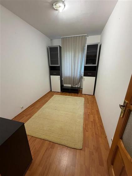 Apartament 3 camere, parter, zona Biserica Catolica