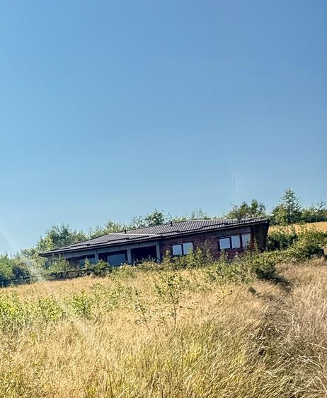 ZONA CASTEL TRANSILVANIA -str. VRANCEI -casa parter la rosu cu teren 1678mp!