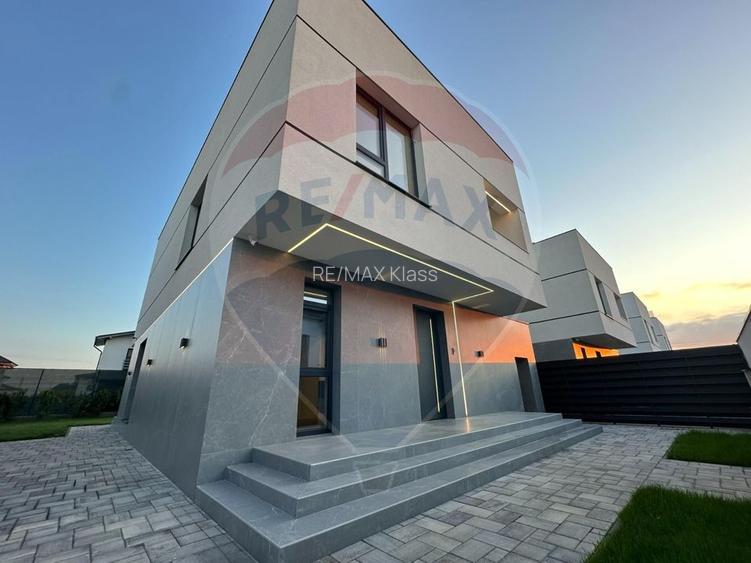 Casă / Vilă de vânzare 5 camere - 2