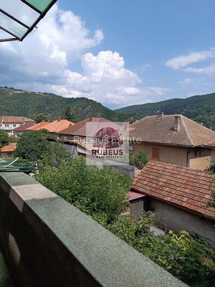 Casă solidă în Orșova, S+P+E, 220 mp, teren 284 mp - 37