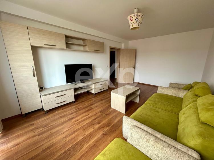 Apartament 2 camere de vânzare – Tractorul, loc parcare 122000 Euro.