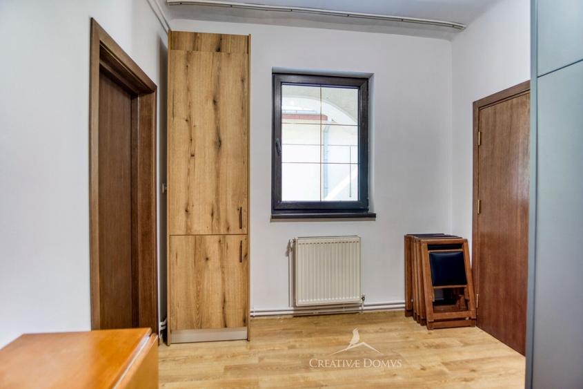 Spatiu birouri / 4 camere, 2 locuri parcare / Sebastian, 13 Septembrie