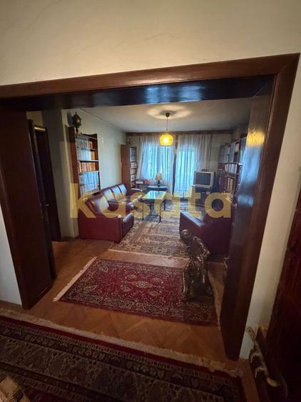 Apartament de vânzare | Ultracentral | 3 camere | Garaj | Boxă