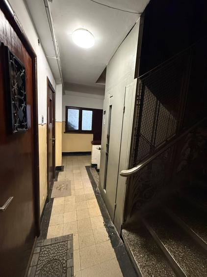 Piata KOGALNICEANU,apartament cochet in imobil interbelic creditabil la CISMIGIU