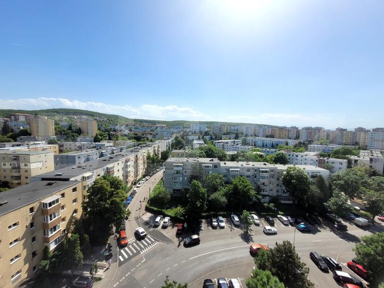 Apartament cu 2 camere, decomandate, parcare, zona Big/Manastur