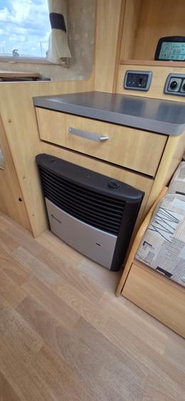 TEREN CU RULOTA FUNCTIONALA 924mp front 34ml