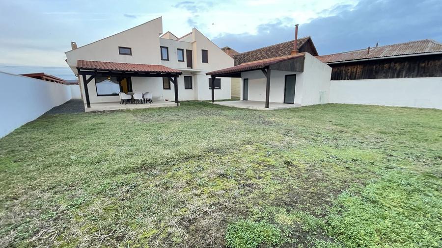 Casa moderna P+1E,spatioasa,teren 700 mp in Sacalaz