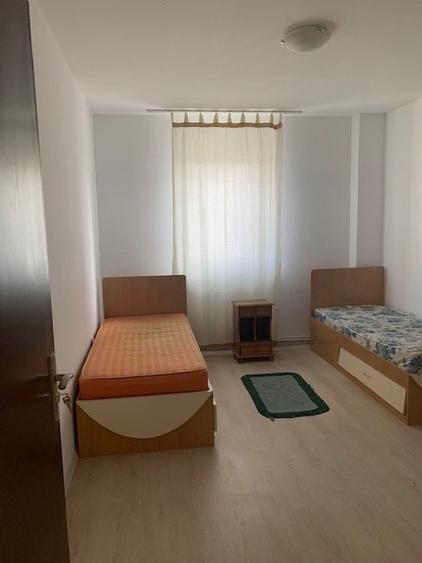 Apartament 3 camere, MIROSLAVA, str. C-tin Langa 40, LIBER!!!