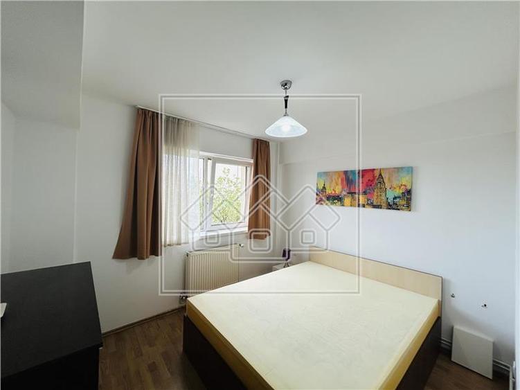 Ap decomandat, 2 camere, bloc cu lift - Turnisor