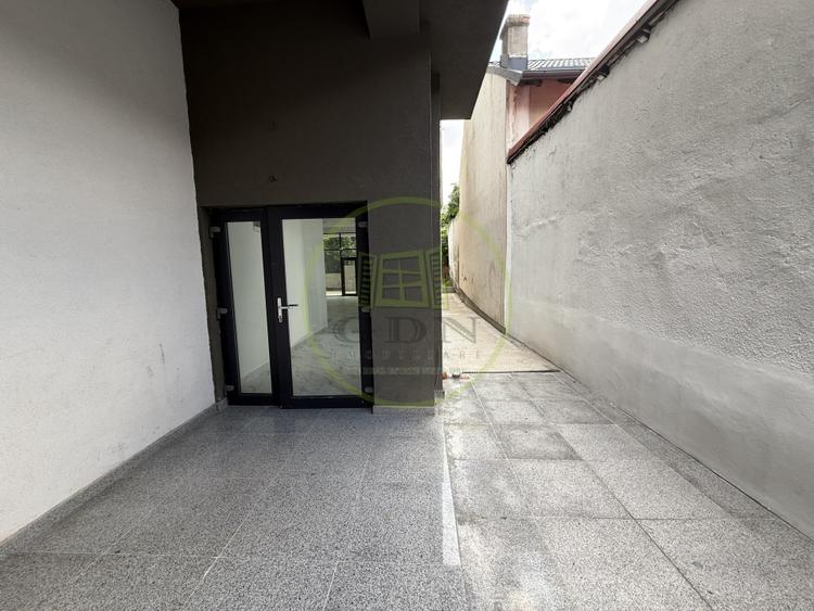 Spatiu comercial, 84 mp + terasa de 64 mp, Cartier 1 Mai, Zona Medicina Veche
