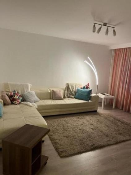 Pozitionat excelent,. direct proprietar (fara comision) , complet renovat, lux