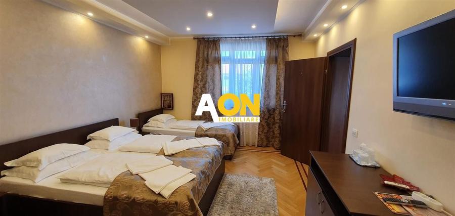Casa 10 camere, ideala ca pensiune, zona Cetatii Alba Carolina