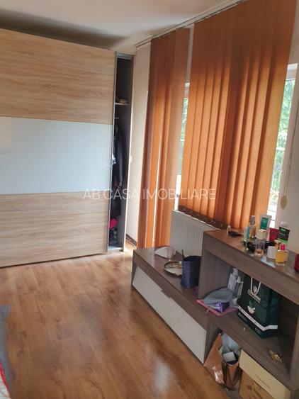 2 apartamente, în casă cu 6 ap, P+E+M, 2000, zona Mircea cel Bătrân, comision 0% - 14