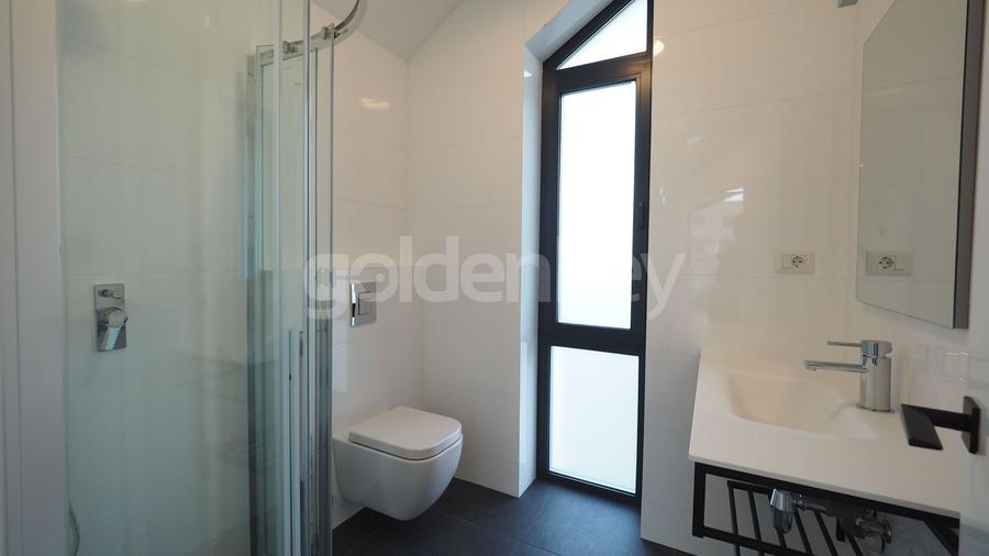 Vila contemporana cu 5 camere, finisaje premium si garaj