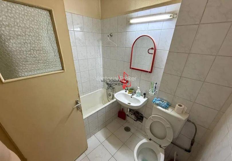 4 camere Titan Costin Georgian Metrou - 12